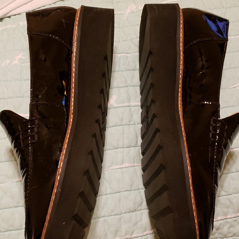 Shoes - Picture 2 of 4